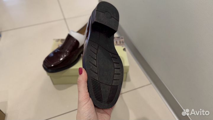 Лоферы новые лакированные