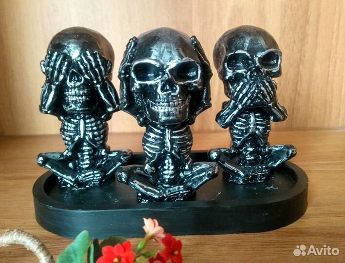 Набор статуэток на Хэллоуин 3 мудреца, скелеты