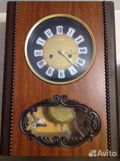 Часы настенные с боем. Янтарь. СССР