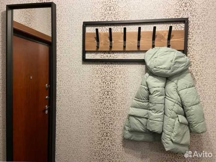 Вешалка настенная