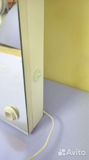 Зеркало на стену или столик