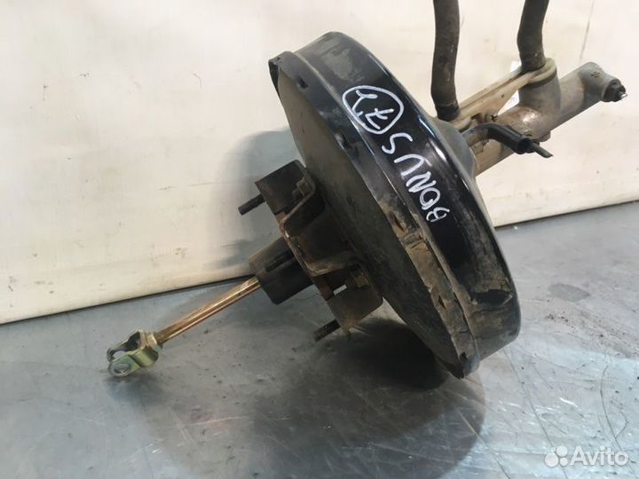 Главный тормозной цилиндр и вакуумный усилитель в