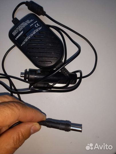 Авто адаптер SDR-70 W Vanson для ноутов 15-24V