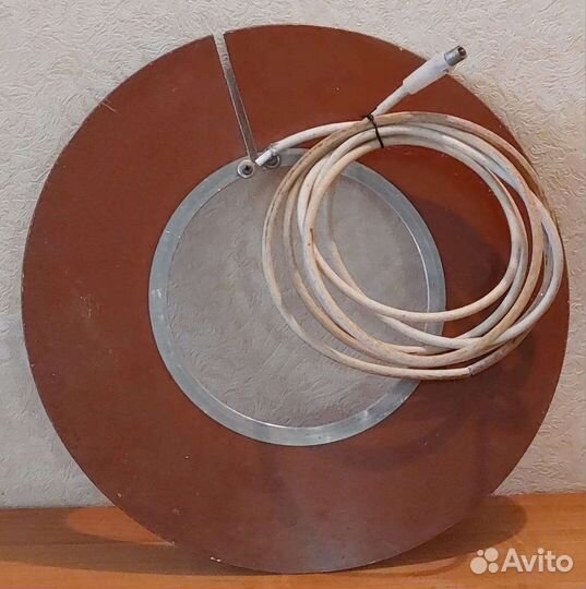 Телевизионная комнатная антенна