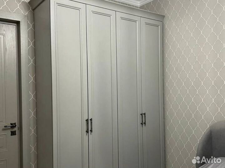 Шкаф