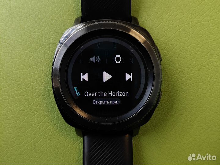 Смарт часы Samsung gear sport черные