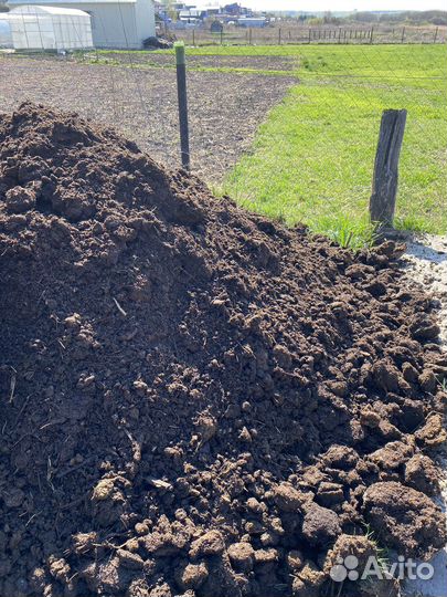Перегной в мешках и расыпью. Чернозем
