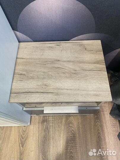 Тумбочка прикроватная