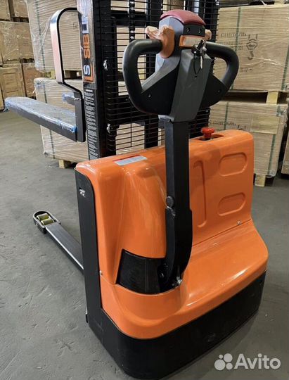 Уникальный Самоходный Штабелер Модель J