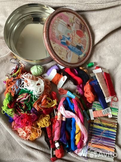 Набор ниток мулине в коробке