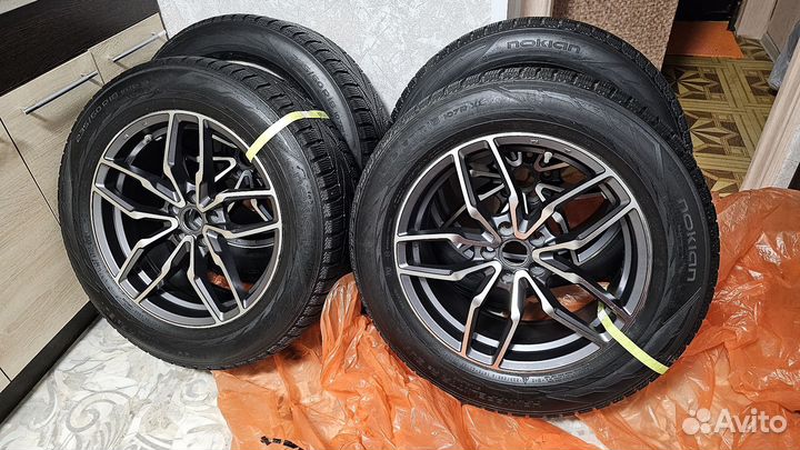 Комплект колес диски r18 на зимней резине