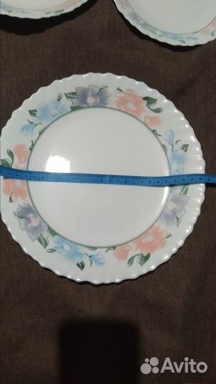 Набор столовой посуды (в комплекте 24 единицы)