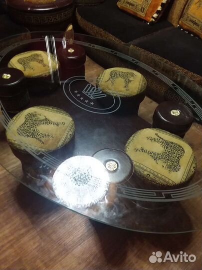 Стол журнальный Версаче с пуфиками