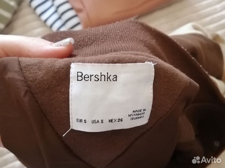 Бомбер на девочку