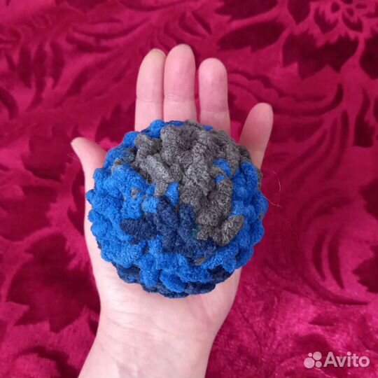 Мячик вязаный