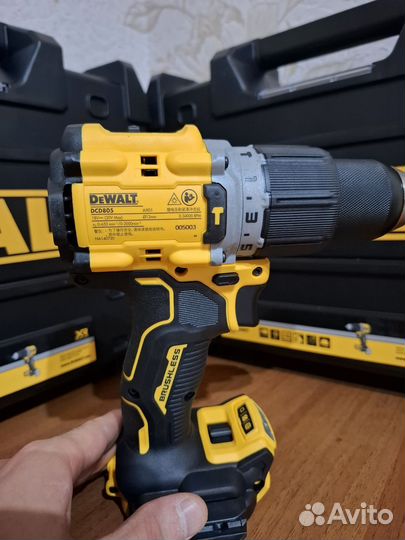 Шуруповерт ударный Dewalt dcd805