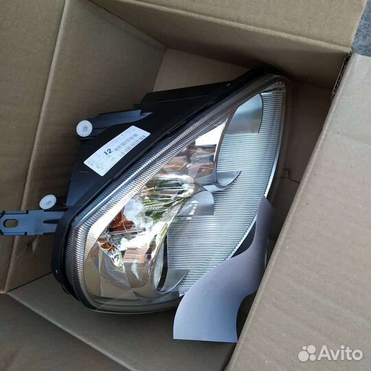 Левая фара оригинал лада приора