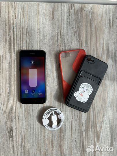 iPhone SE (2020), 64 ГБ