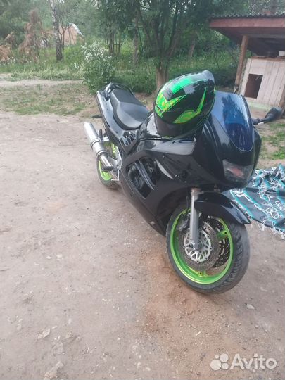 Мотоцикл Сузуки рф900р