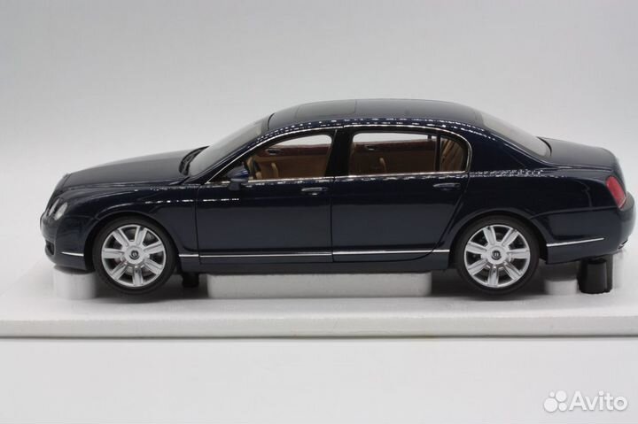 Bentley Fliyng Spur (2005), blue Minichamps 1:18