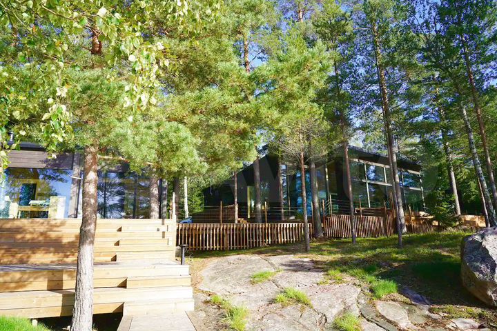 Коттедж 374 м² на участке 10 сот.