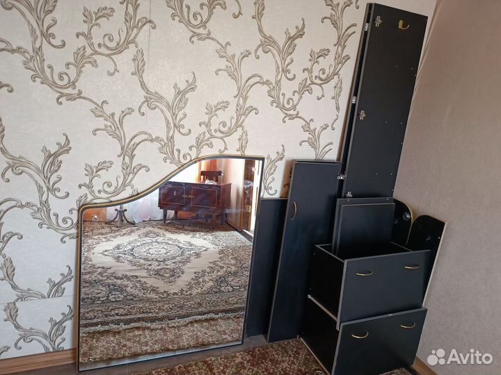 Мебель (в маленькую парикмахерскую)