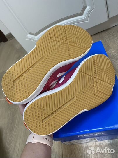 Кроссовки adidas 36 для девочки