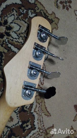 Бас-гитара Stagg MB300
