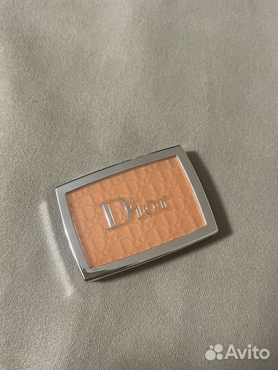 Румяна dior backstage 004