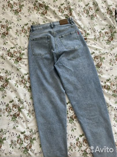 Джинсы mom fit