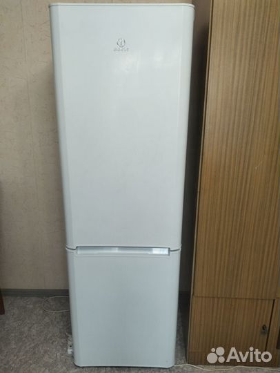 Холодильник Indesit no frost 185 см