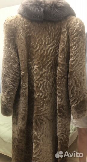 Шуба мутоновая с песцов воротником