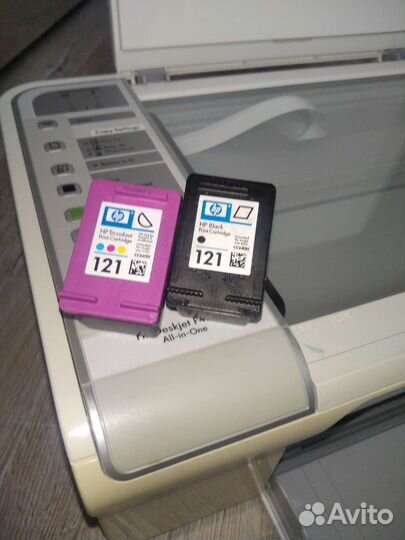 Цветной принтер HP Deskjet F4283 без проводов