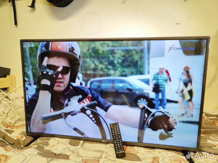 Телевизор LG 42lf560v