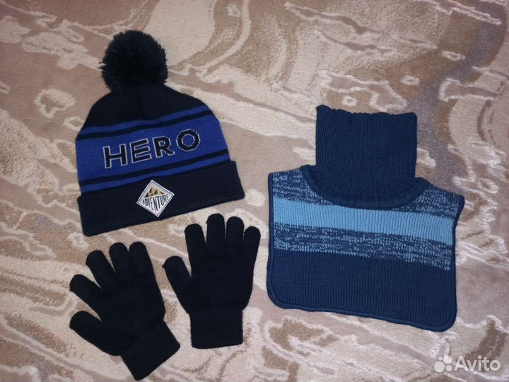 Шапка, манишка и перчатки