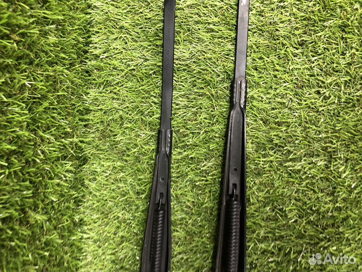 Поводки дворников Peugeot 308