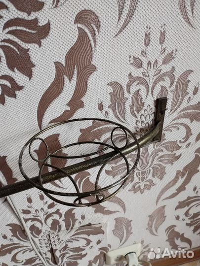 Подставка под цветы настенная горизонтальная