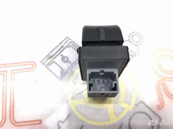 Кнопка стеклоподъемника Audi Q5 (8R) 2008-2012