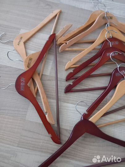 Вешалки плечики деревянные