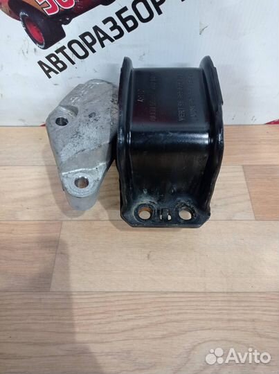 Опора подушка двигателя Citroen C4 2 B7 2011