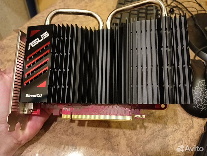 Видеокарта Radeon HD 6670 1GB