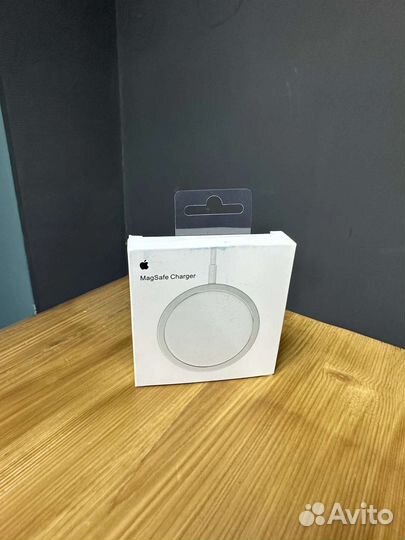 Беспроводная зарядка MagSafe 20w