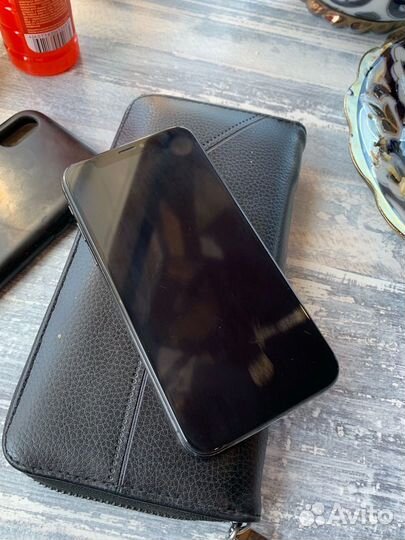 iPhone X, 64 ГБ