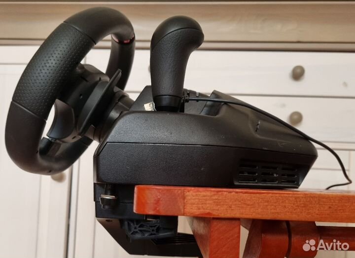 Игровой руль Logitech Momo Racing Force Feedback W