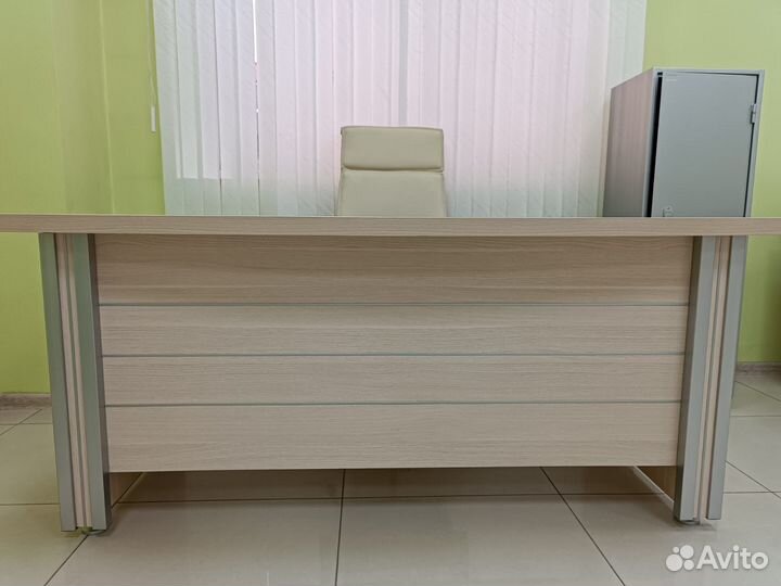 Директорский стол