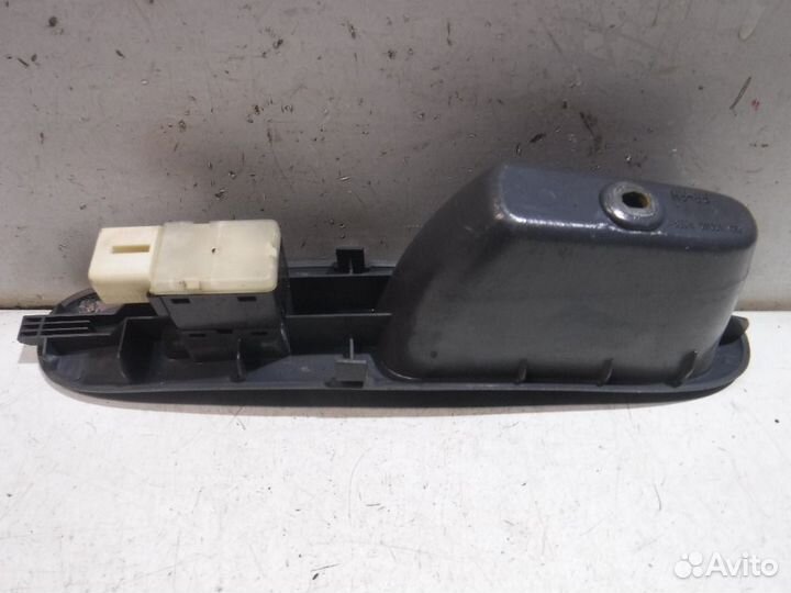 Кнопка стеклоподъемника правая Chevrolet Lanos