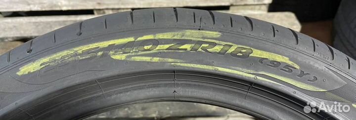 Pirelli P Zero PZ4 235/40 R18