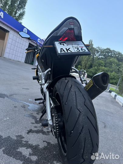 Aplilia tuono v4r