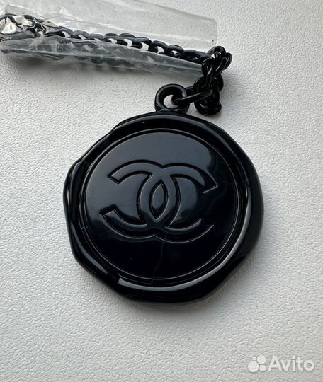 Chanel брелок подвеска черный печать лого