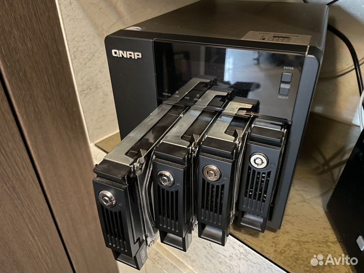 Сетевое хранилище qnap TS-439 Pro II + 4HDD*4TB